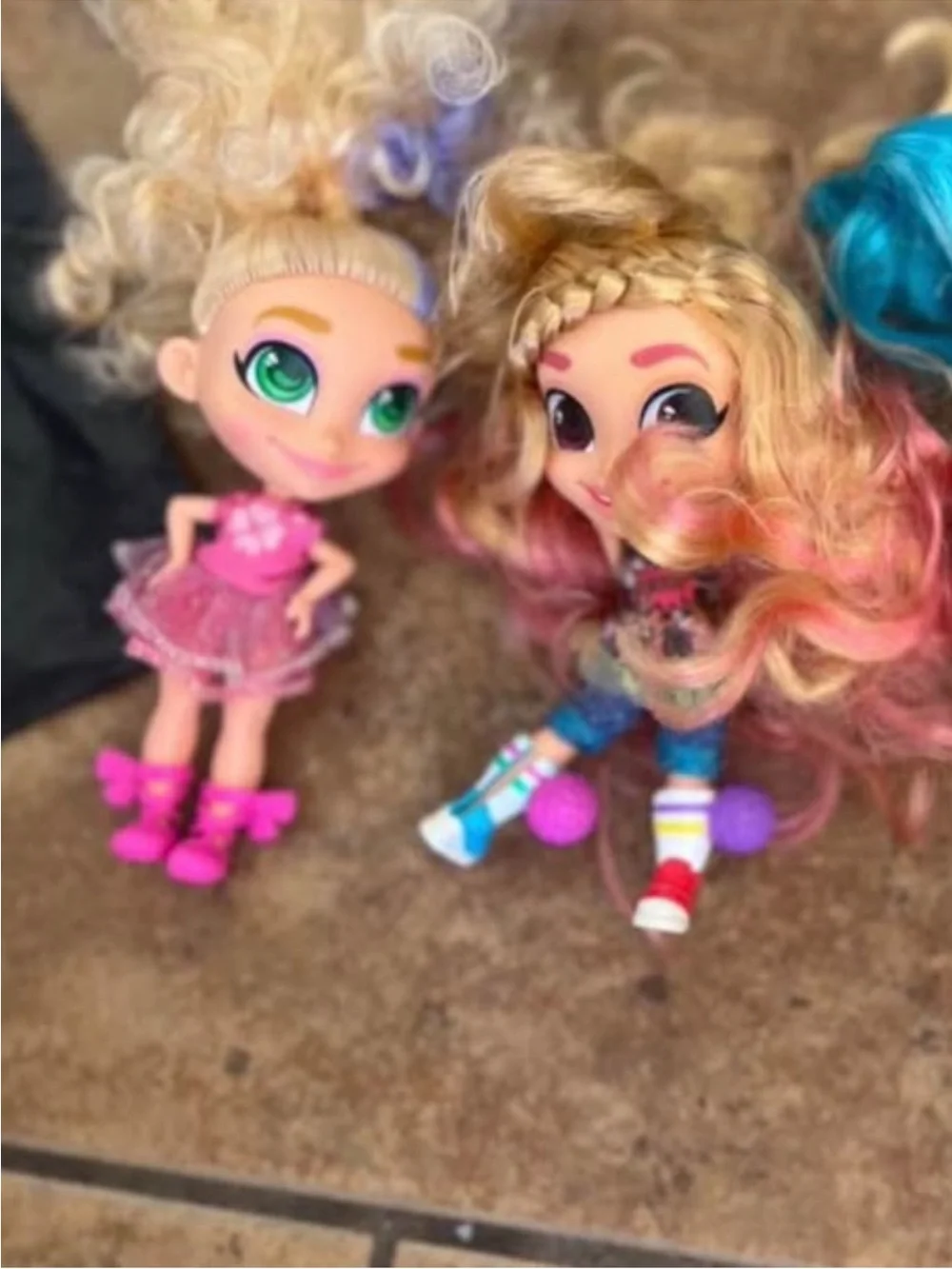 4 doll lot Hairdorables Blue & Pink Fashion Doll Set for Kids - Playtime Duo